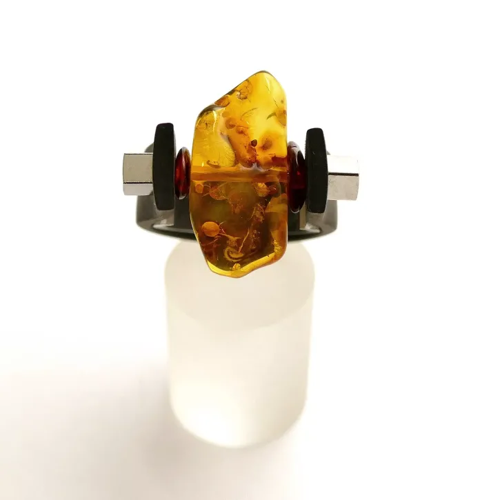 V37-15 Kautschuk Ring, cognac,