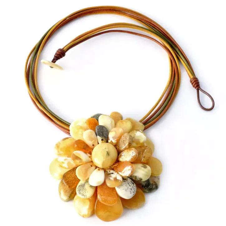 V52-05 Blume Collier und Brosche